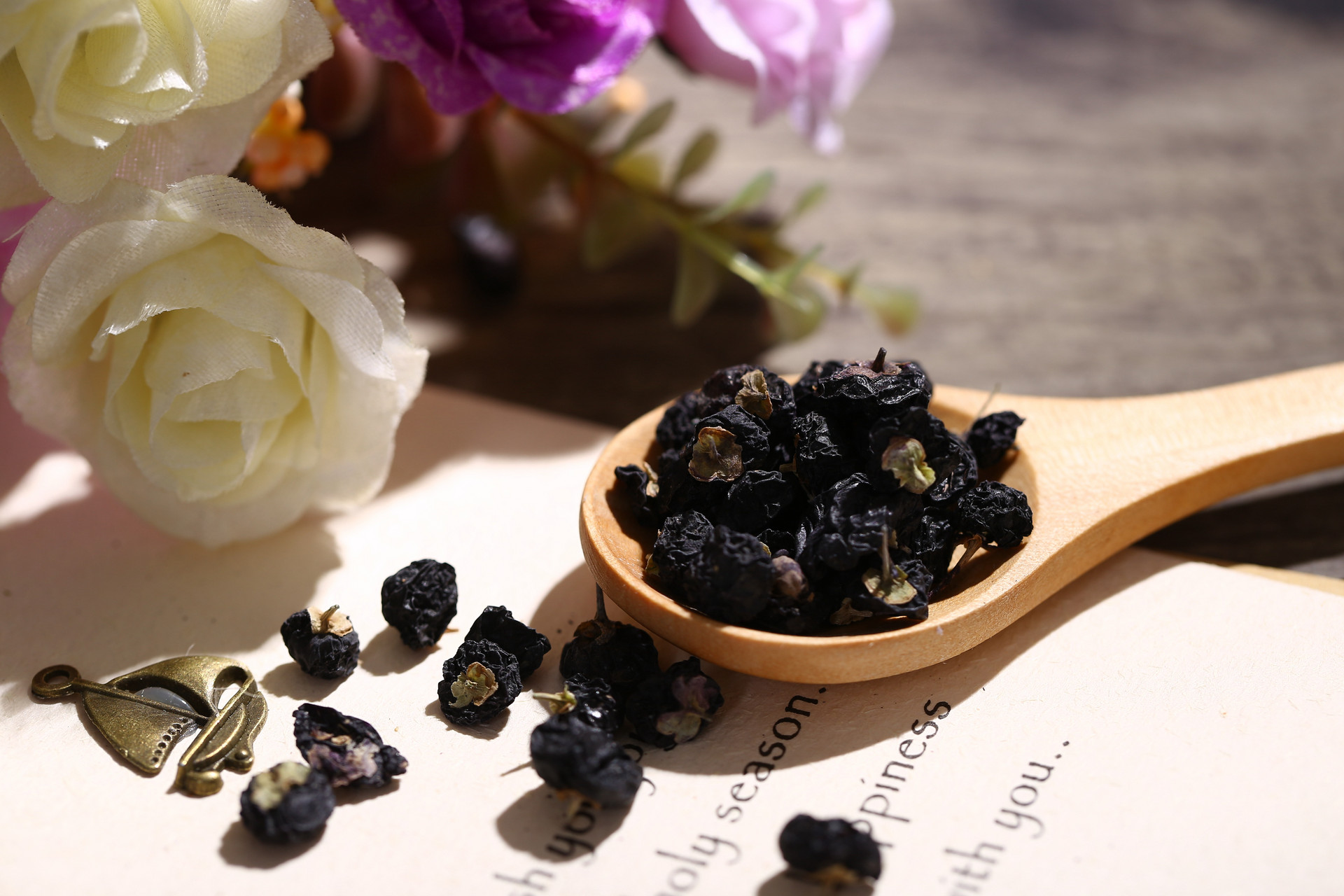 Black Wolfberry (2) Black Wolfberry (2)
