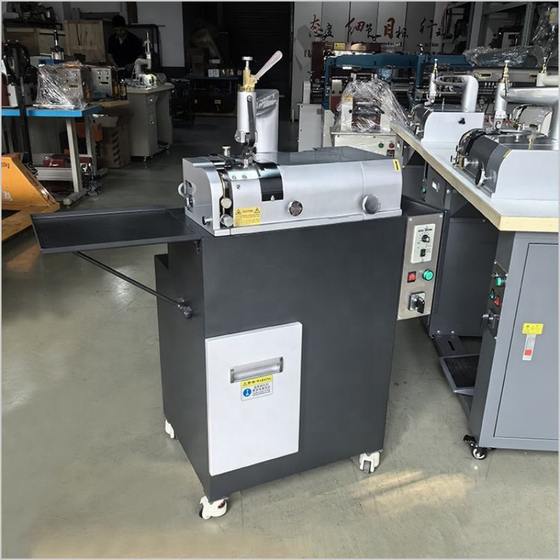 KD-X1-A Good Quality Leather Edge Peeling Machine High Precision Skiving Machine for Leather (1) KD-X1-A Good Quality Leather Edge Peeling Machine High Precision Skiving Machine for Leather (1)