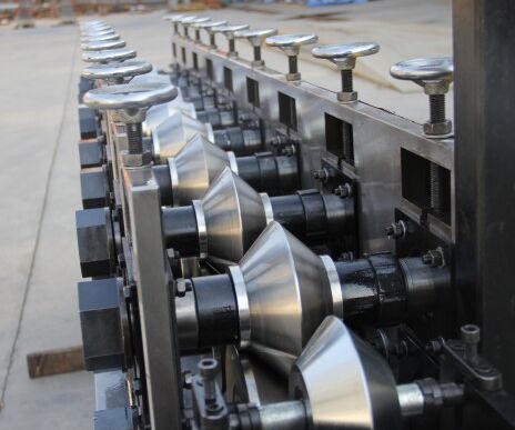 Angle machine with holes Angle machine with holes