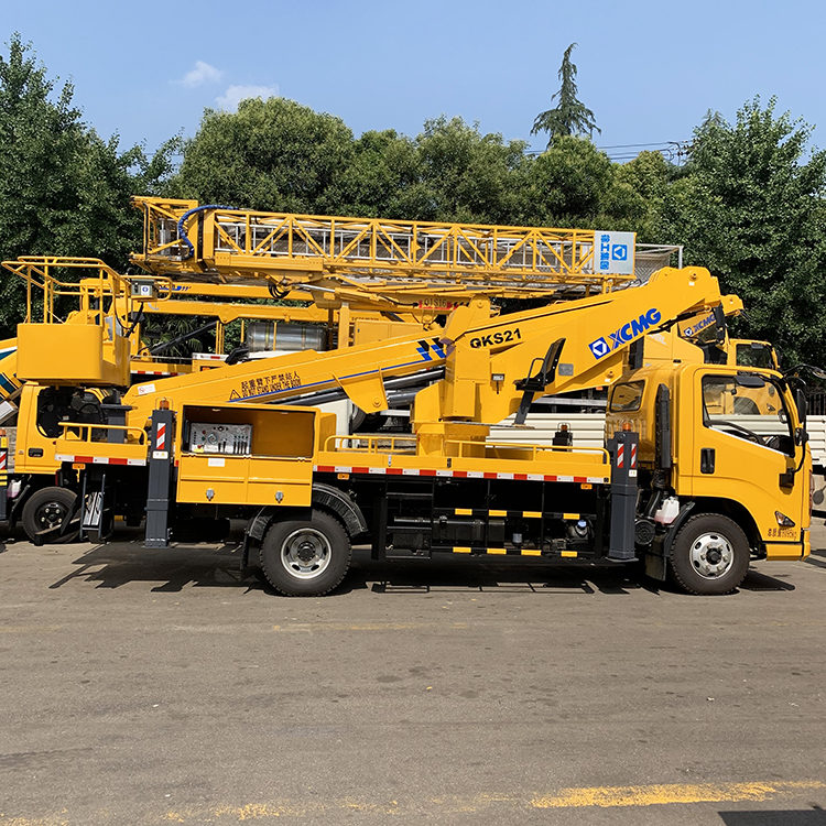 XCMG new 17m telescopic aerial work truck XCMG new 17m telescopic aerial work truck