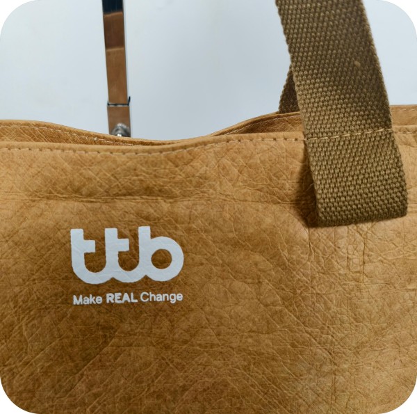 Simple and fashionable DuPont paper handbag Simple and fashionable DuPont paper handbag