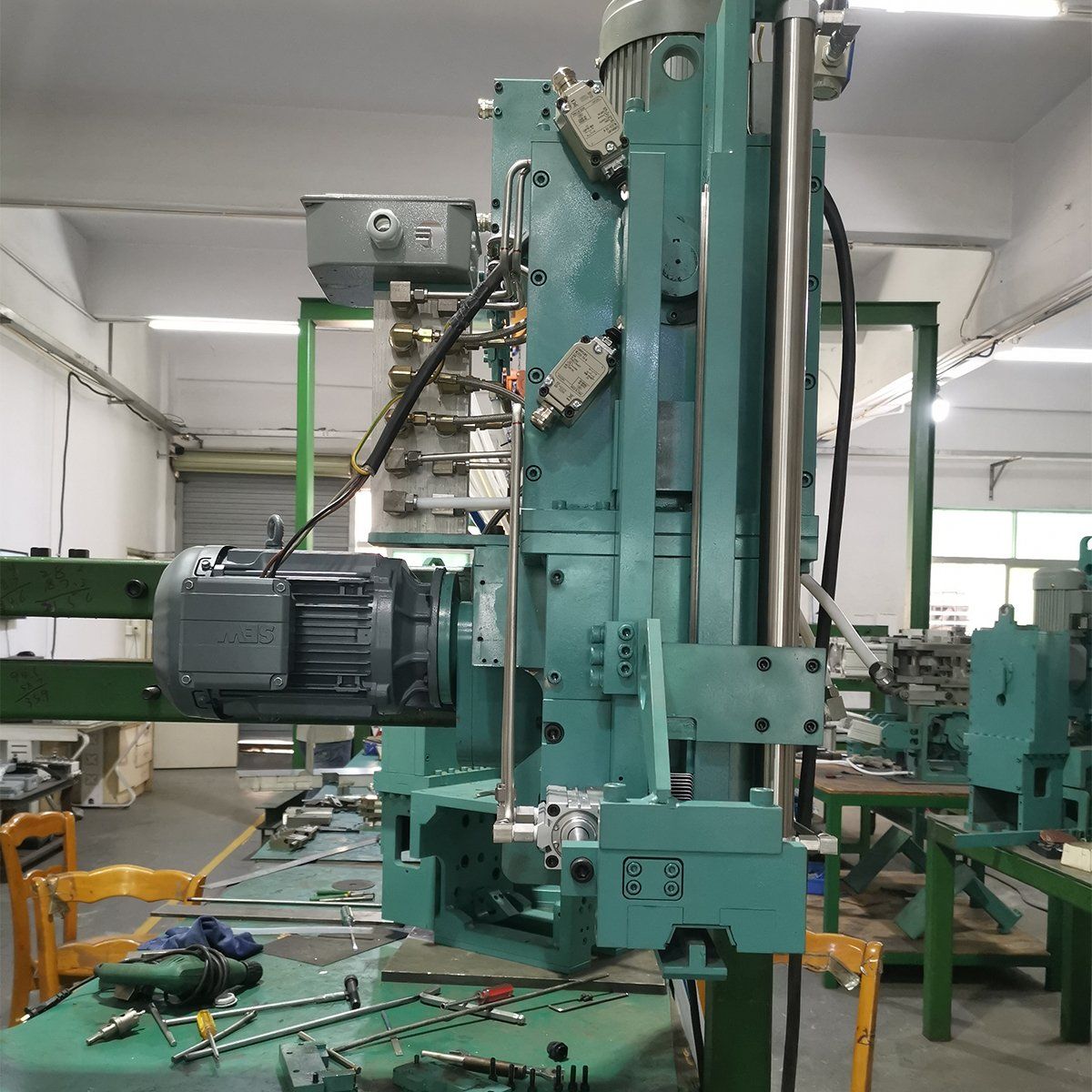 Pneumatic-Tensioning-Argon-Arc-Welding-Type-Automatic-Steel-Pipes-Strapping-Machine (1) Pneumatic-Tensioning-Argon-Arc-Welding-Type-Automatic-Steel-Pipes-Strapping-Machine (1)