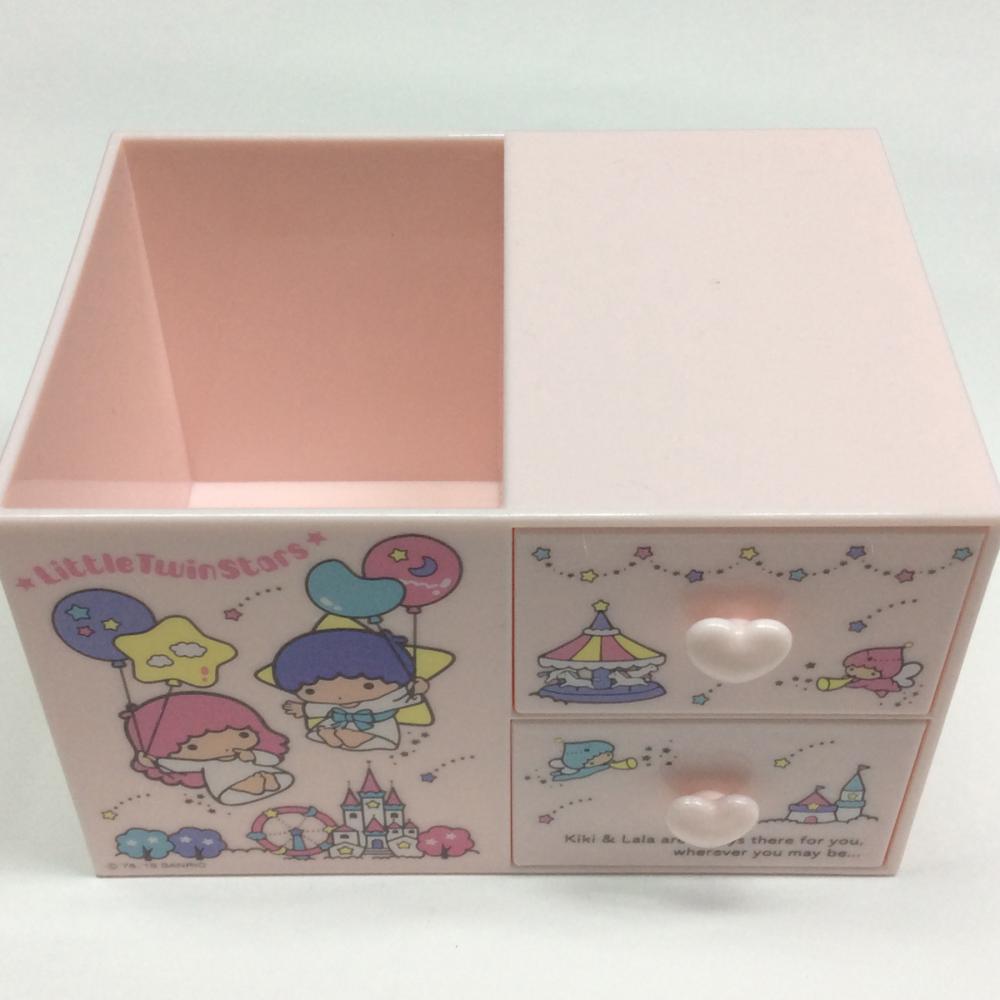 Contenedores transparentes con cajones Clear storage bins with drawers
