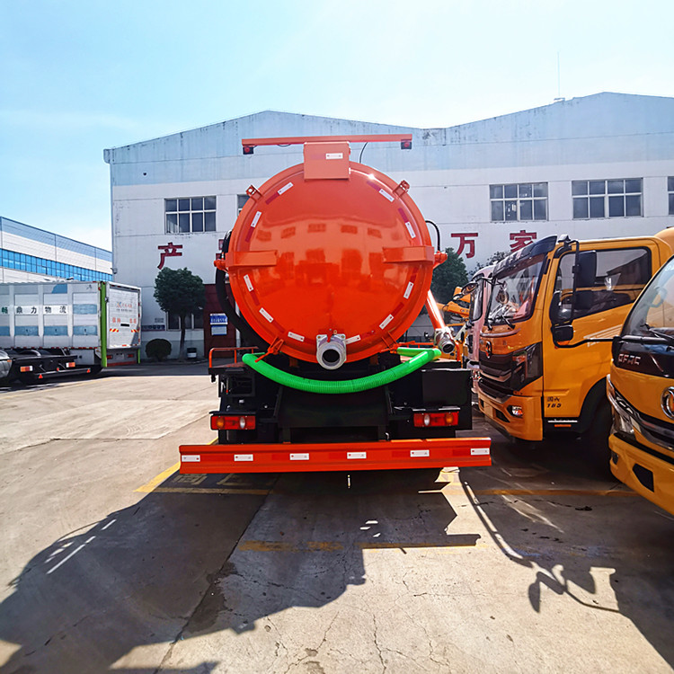 Dongfeng Sewage Suction Truck (8) Dongfeng Sewage Suction Truck (8)