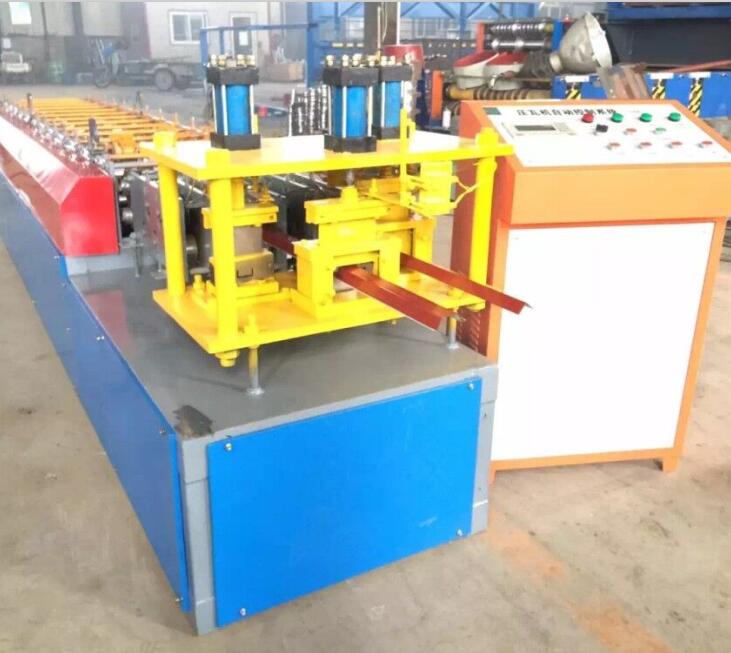 Omega CU dan L sudut cahaya menggulung roll membentuk mesin 4 in 1 Light Keel Roll Forming Machine Line
