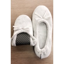 Chaussons plats en flanelle grise à nœud pour femme
