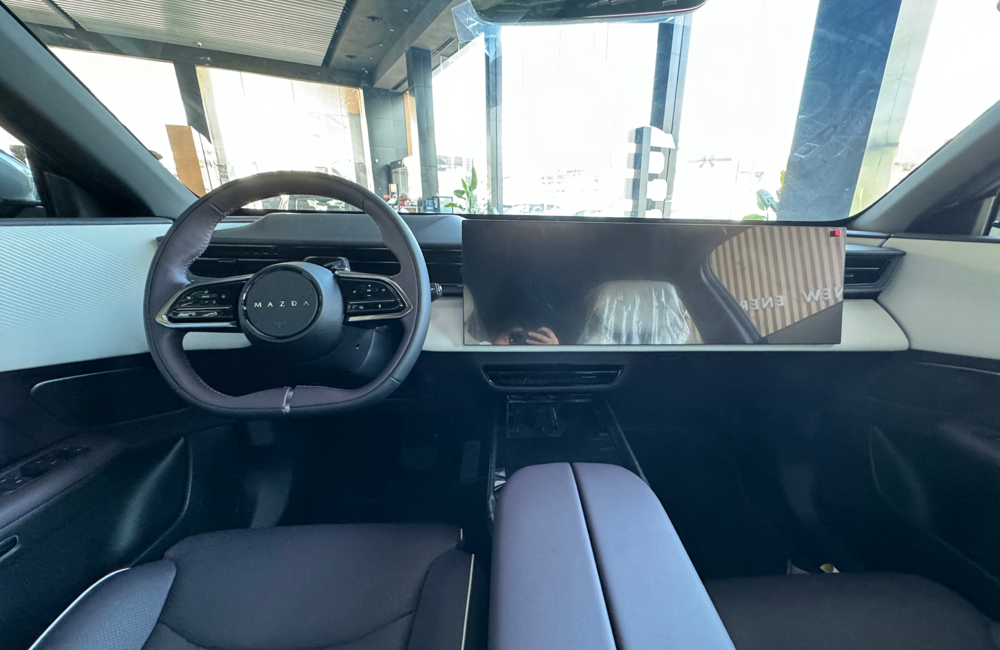 Mazda EZ-60 Flagship Electric Hybrid First Class Mazda EZ-60 Flagship Electric Hybrid First Class