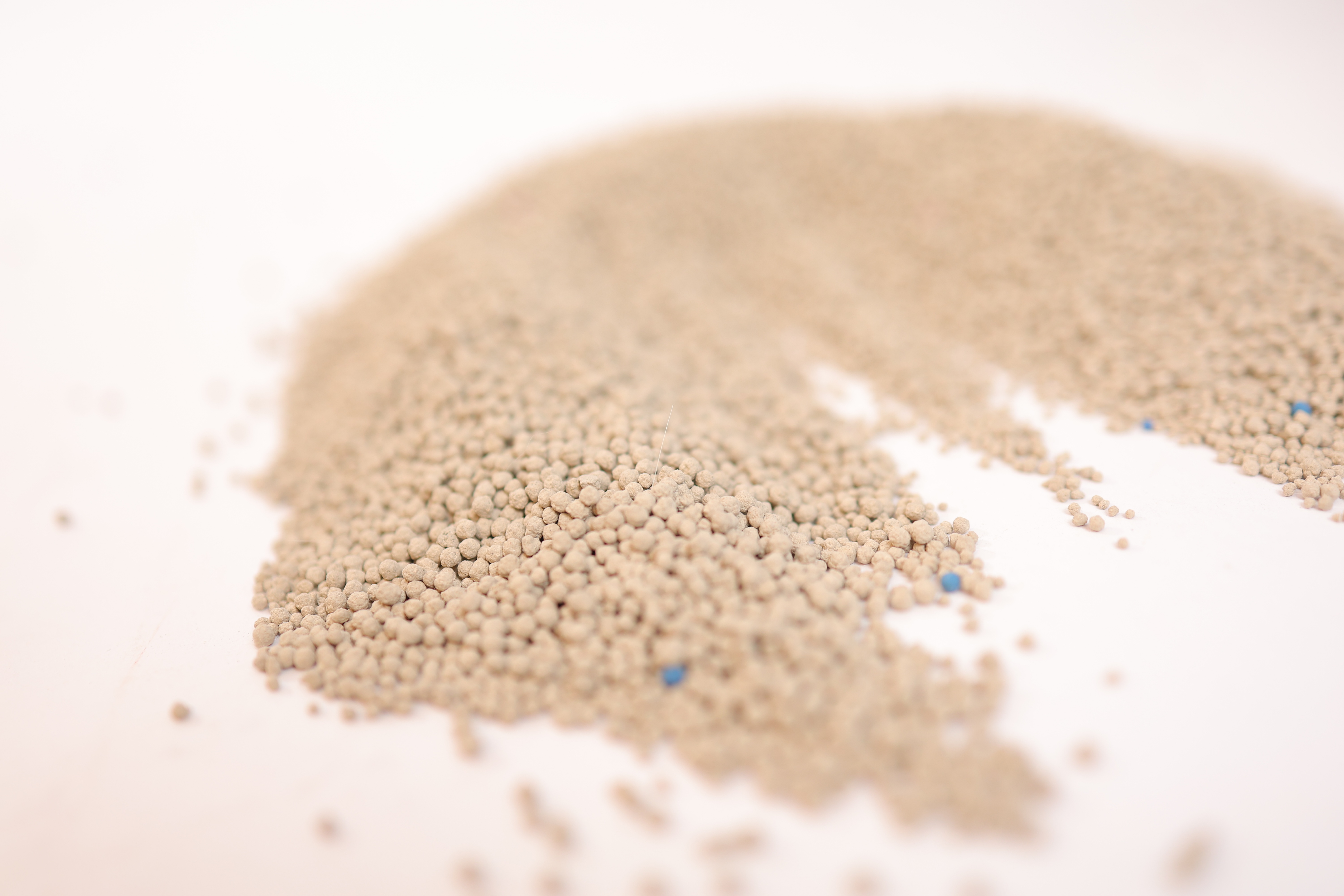 Deodorization Colored Ball Mixed Bentonite Cat Litter Deodorization Colored Ball Mixed Bentonite Cat Litter