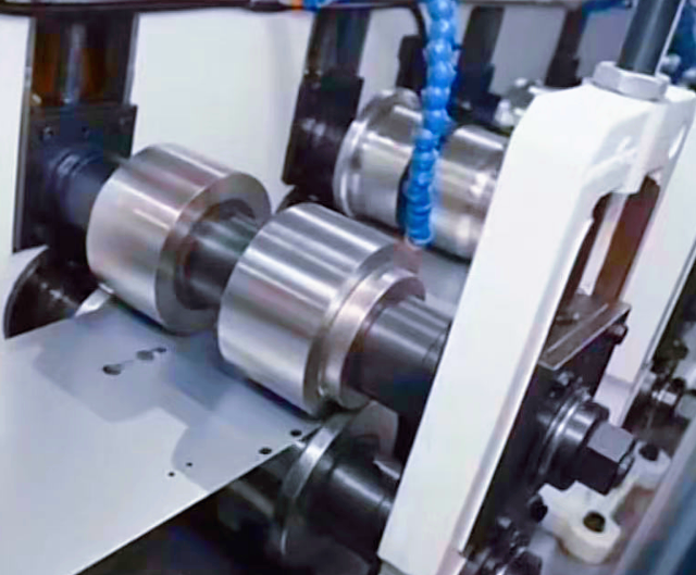 Roll forming machine Roll forming machine