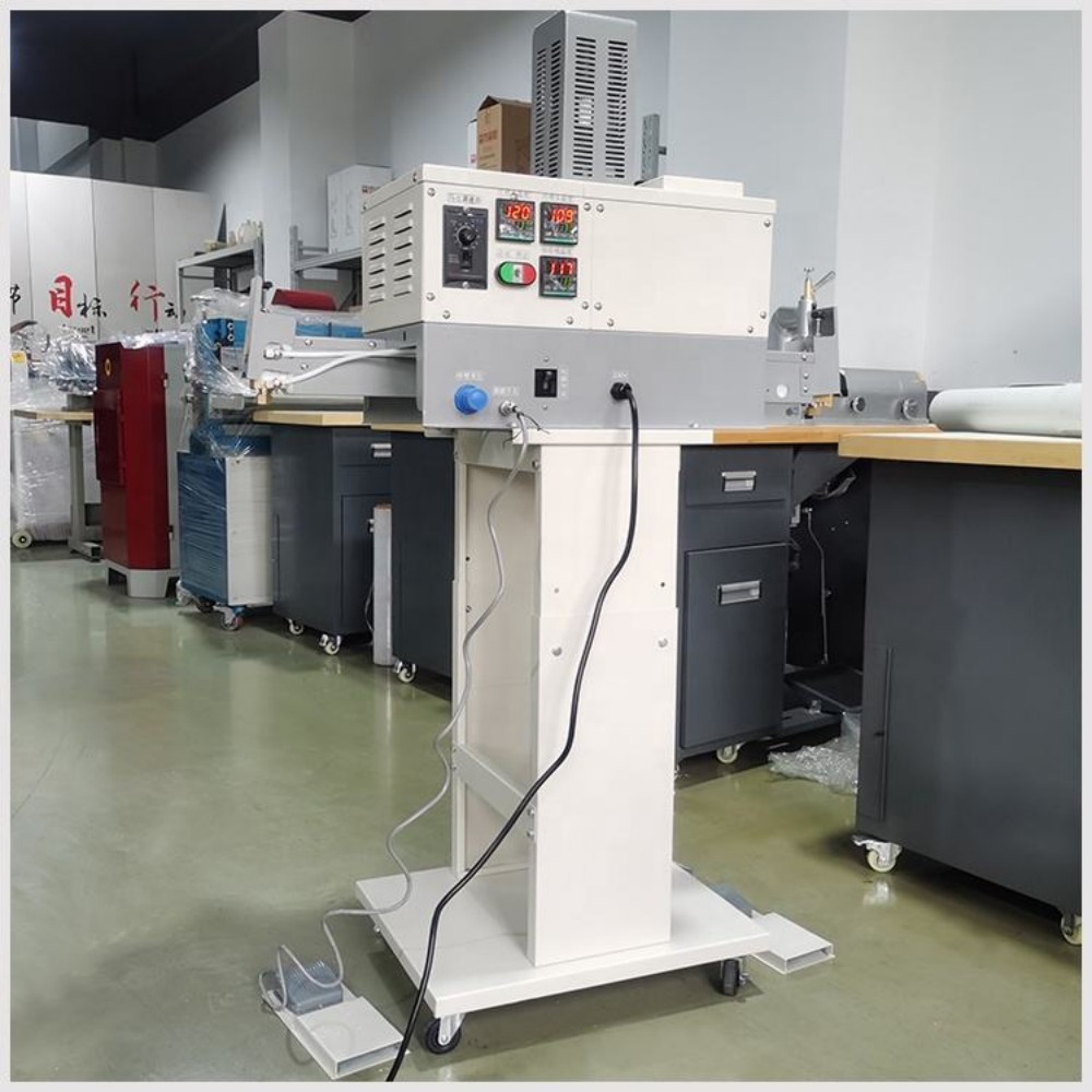 DL-7523C Energy Saving Double Head Hot Melt Adhesive Glue Sprayer Hot Melt Glue Spraying Machine (6) DL-7523C Energy Saving Double Head Hot Melt Adhesive Glue Sprayer Hot Melt Glue Spraying Machine (6)