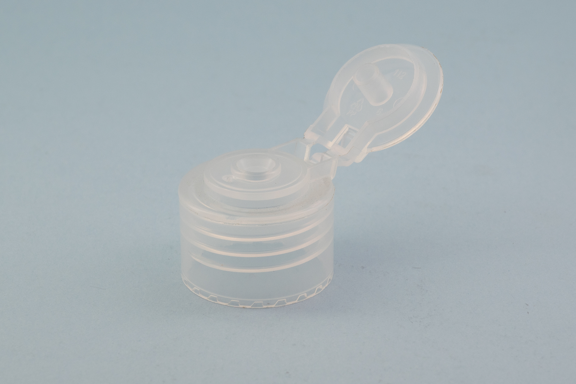 24/410 Smooth Clear Flip Top Dispensing Bottle Cap 24/410 Smooth Clear Flip Top Dispensing Bottle Cap