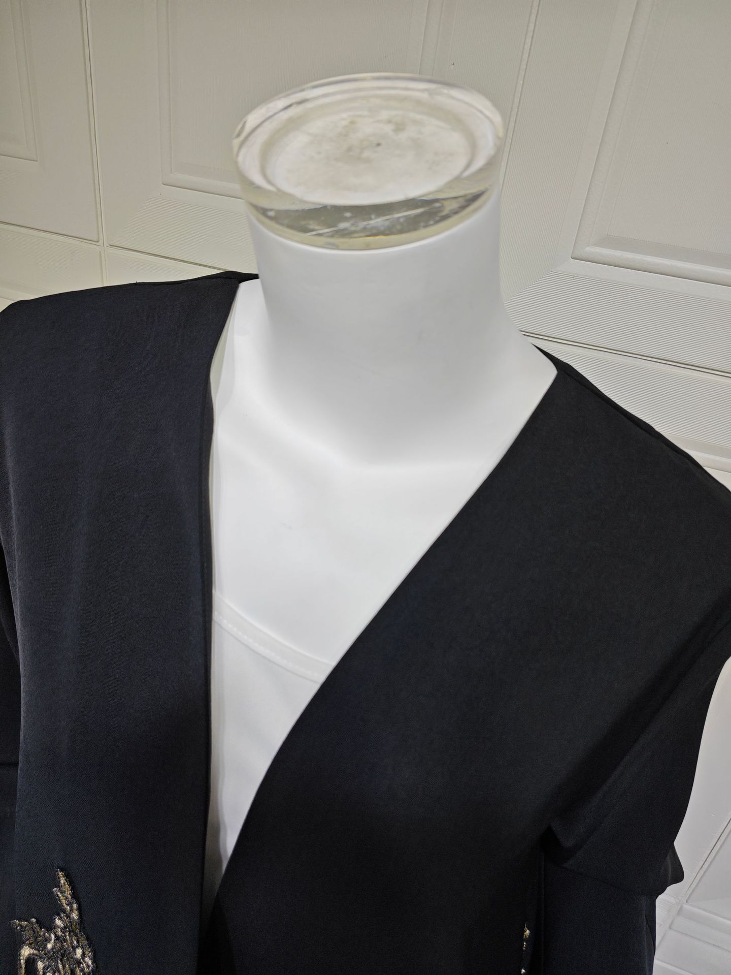 Elegant Black Kimono Abaya for Muslim Women MQ247 (4) Elegant Black Kimono Abaya for Muslim Women MQ247 (4)