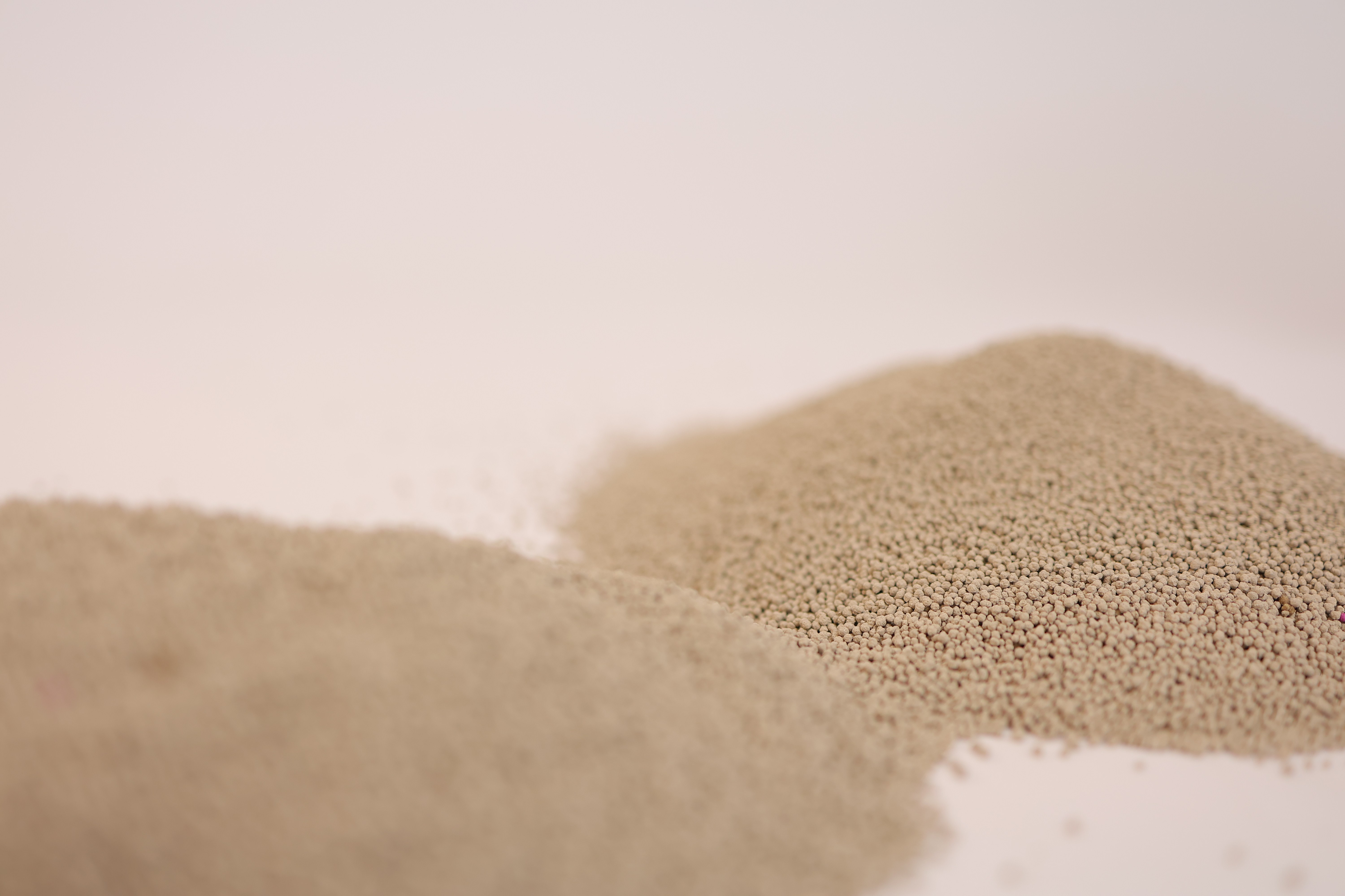 2.0mm and 3.0mm Bentonite Cat Litter 2.0mm and 3.0mm Bentonite Cat Litter