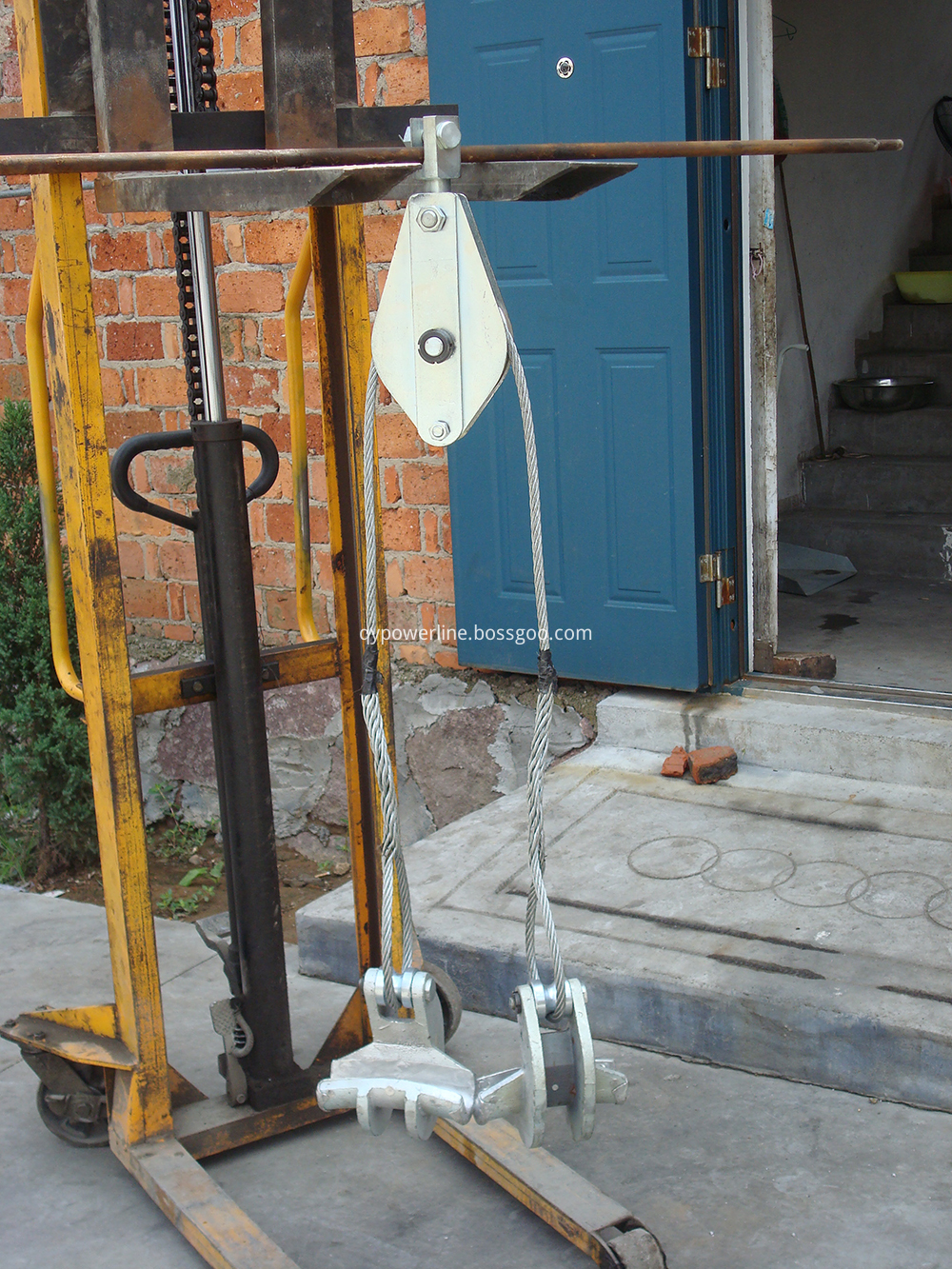 Two bundle lifting tool Two bundle lifting tool