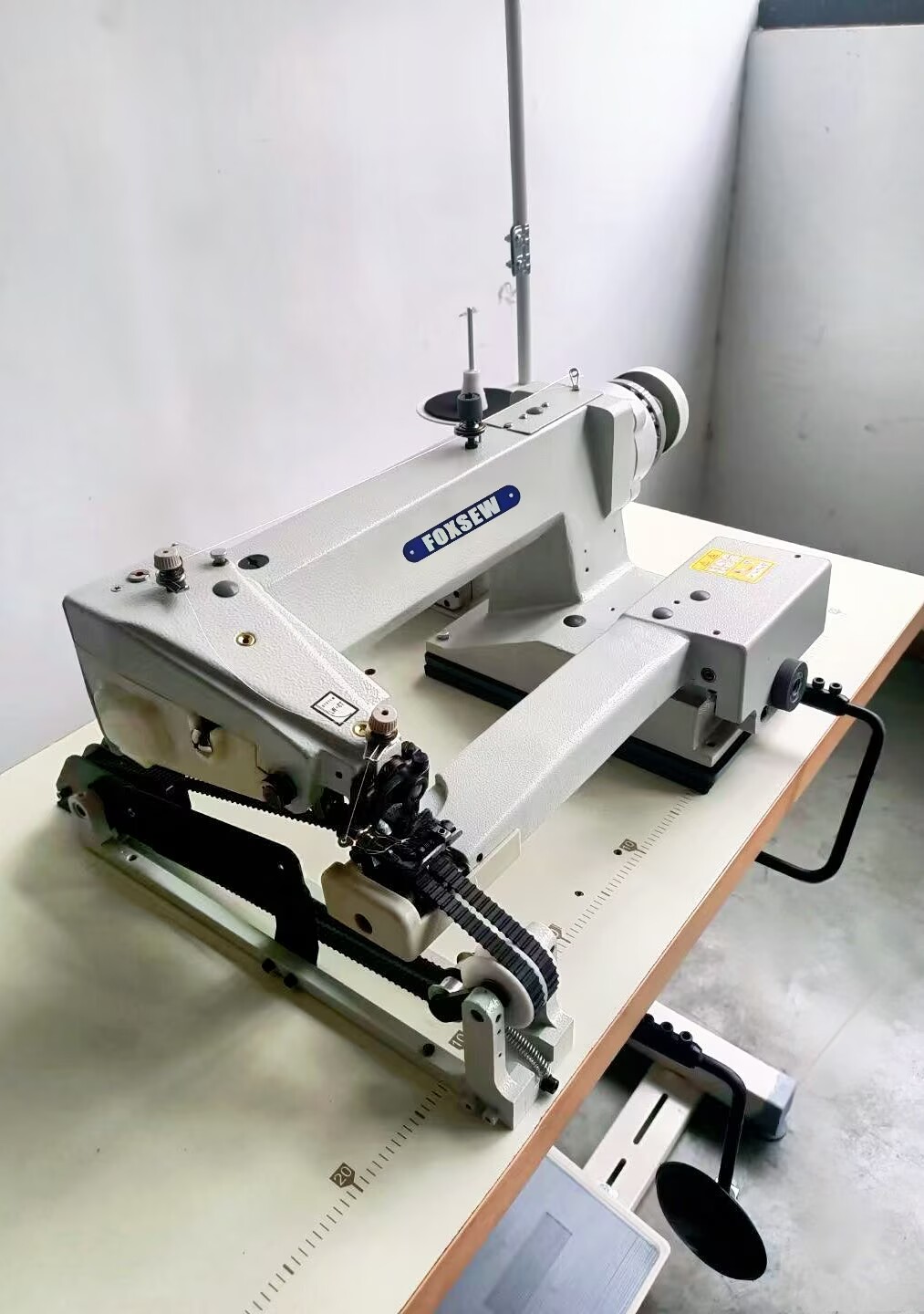 Long Arm Neoprene Blind Stitch Sewing Machine FOXSEW FX1430L -7 Long Arm Neoprene Blind Stitch Sewing Machine FOXSEW FX1430L -7