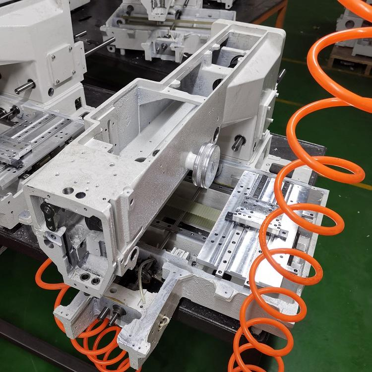 3520T Industrial High Speed Automatic Program Pattern Sewing Mach (4) 3520T Industrial High Speed Automatic Program Pattern Sewing Mach (4)