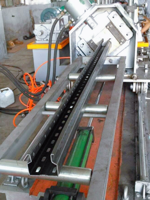 Roll forming machine Roll forming machine