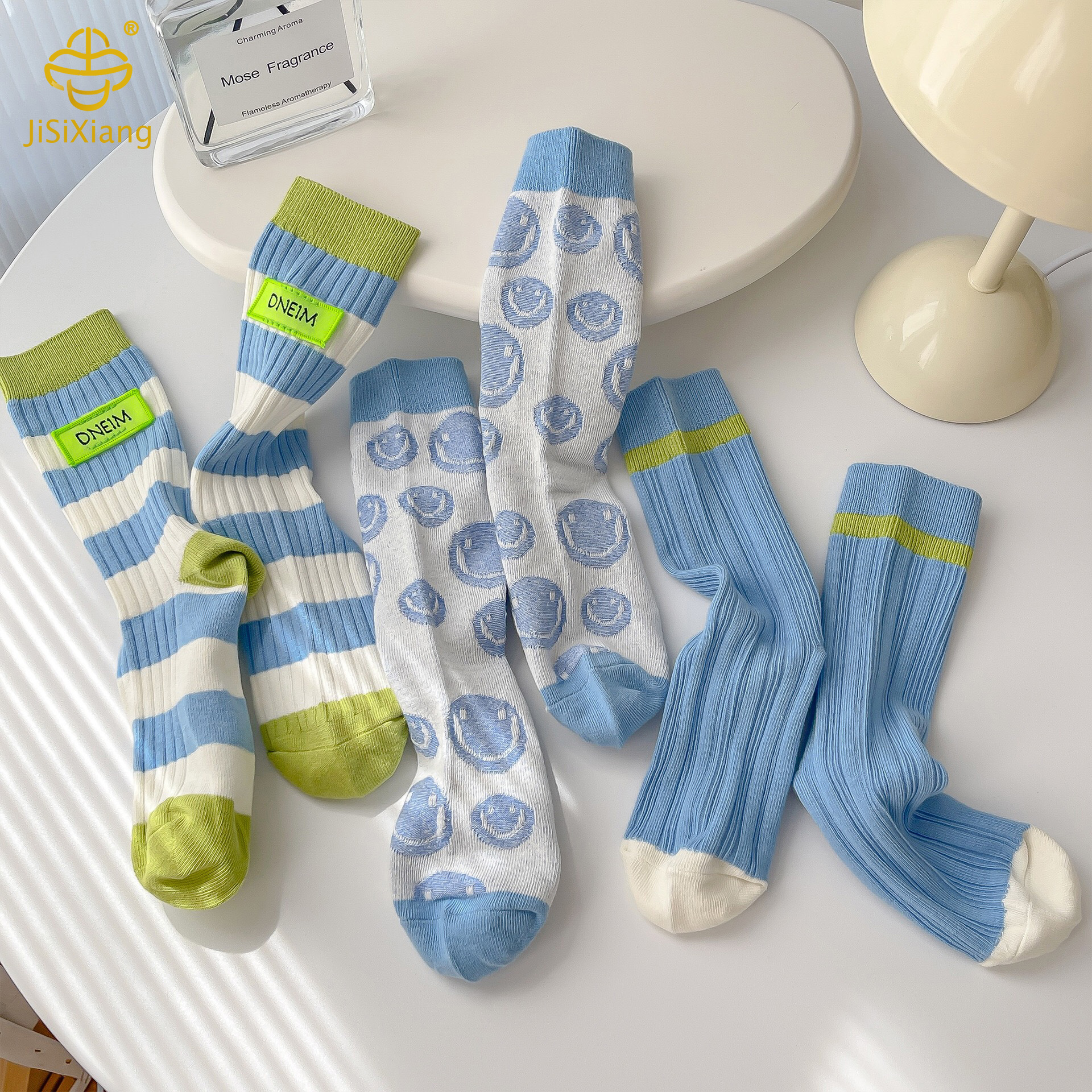 smiley face cloth logo mid tube socks European trendy sock smiley face cloth logo mid tube socks European trendy sock