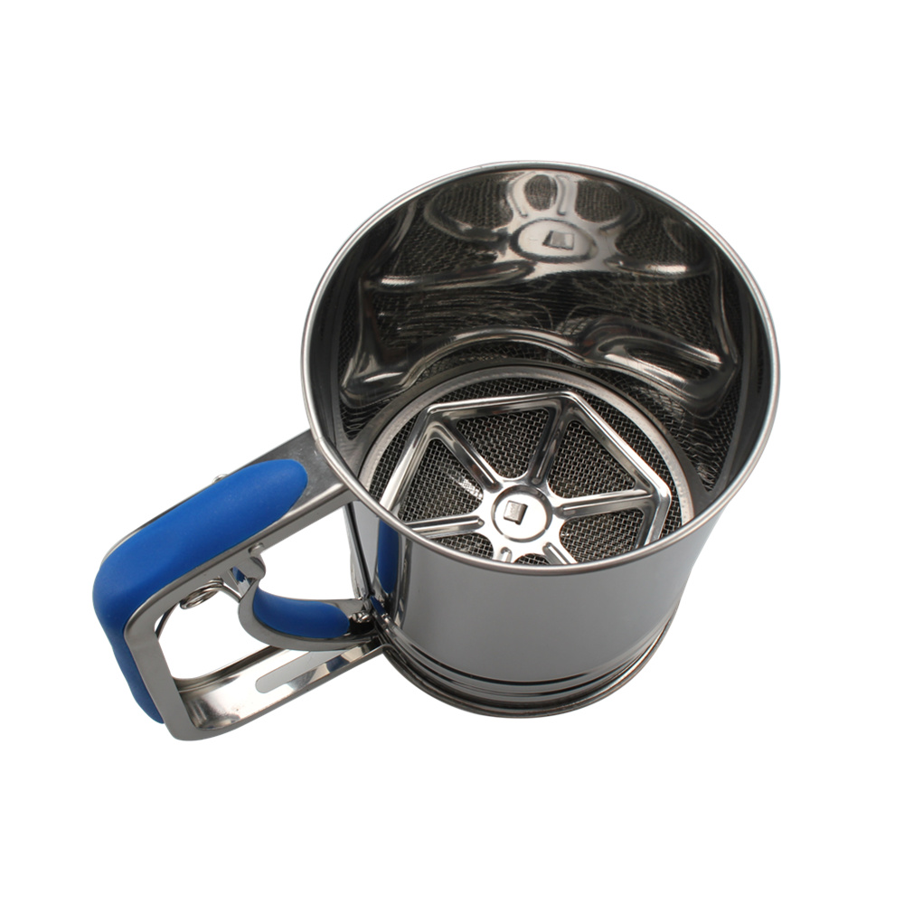 Ferramentas De Aço Inoxidável E Gadgets Farinha Peneira Com Apertos De Silicone Vermelho Stainless Steel Tools And Gadgets Flour Sifter With Red Silicone Grips