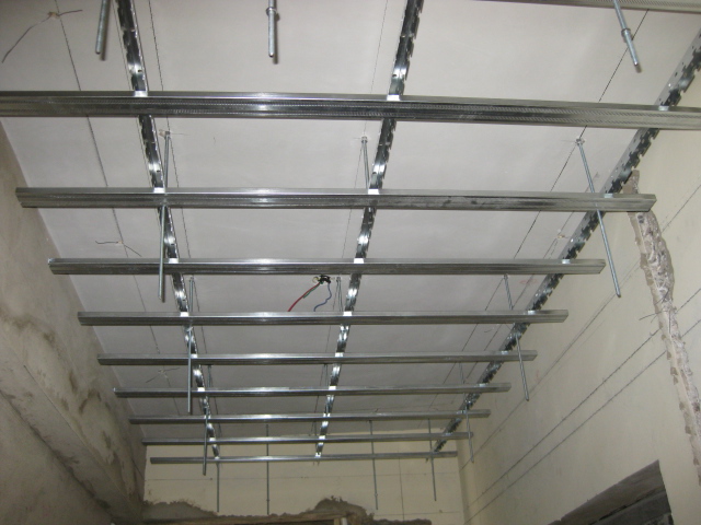 U-förmige Rollenformmaschine der Decke Ceiling U shaped Roll Forming Machine