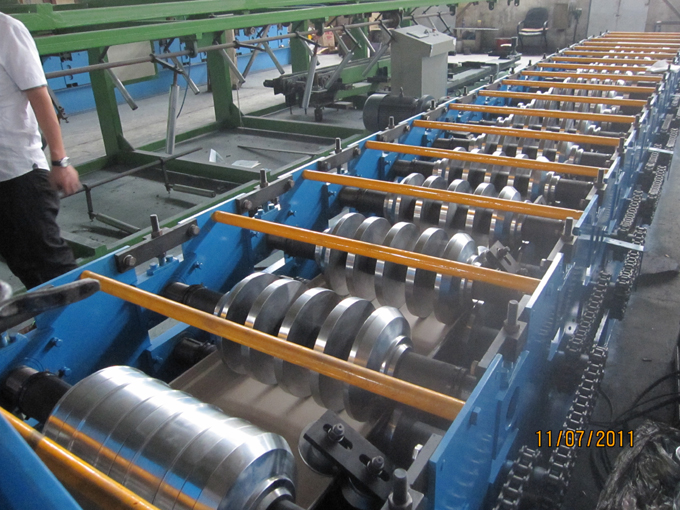 floor deck roll forming machine