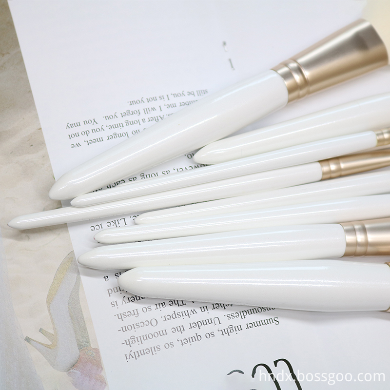 Costume de pinceau de maquillage blanc White makeup brush suit