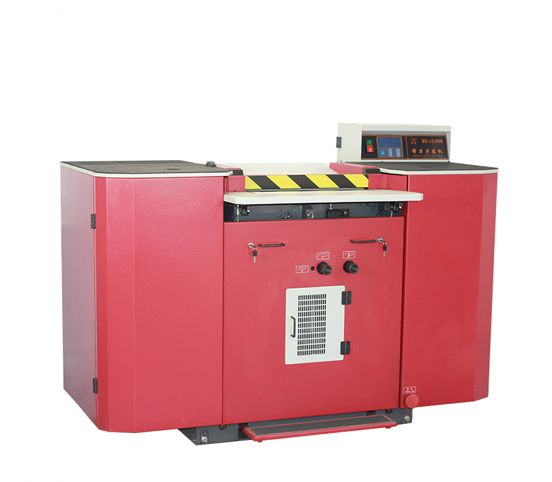 PLC Band Knife Splitting Machine (1) PLC Band Knife Splitting Machine (1)