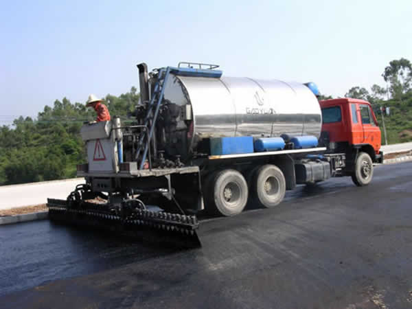 Asphalt  Distributor Truck