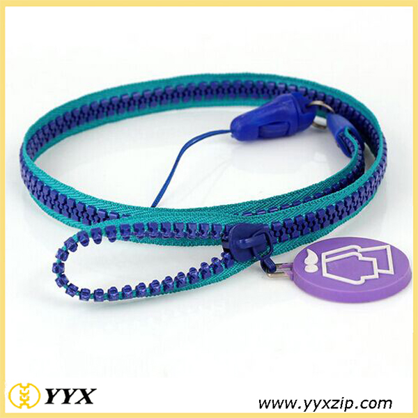 zip-lanyard-7