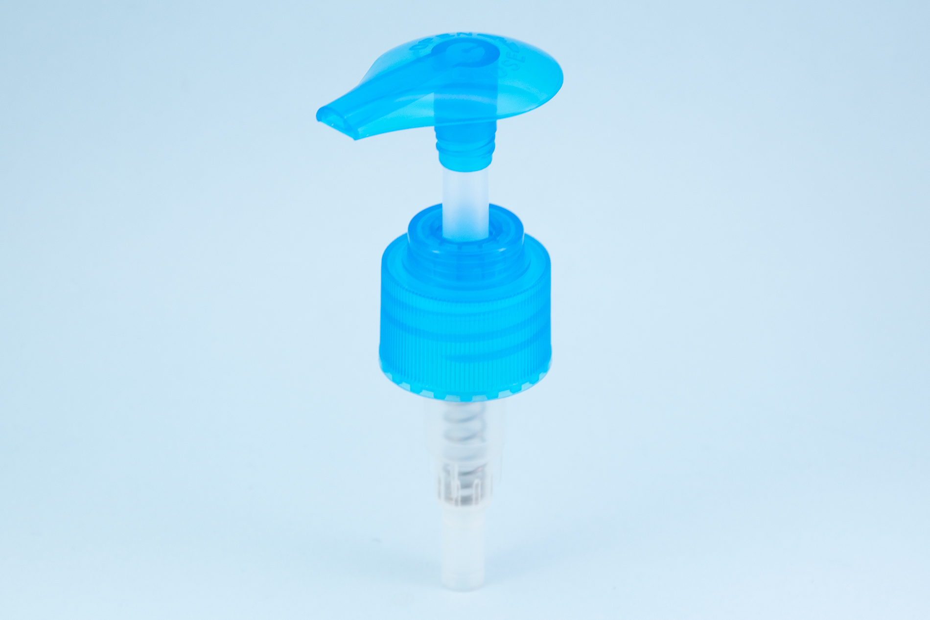 28/410 transparent blue ribbed lotion pump with up-down lock 28/410 transparent blue ribbed lotion pump with up-down lock