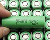 kühle Taschenlampe Batterie Akku Samsung inr18650 25r (grün) cool flashlight battery battery samsung inr18650 25r (green)