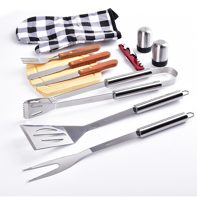 BBQ tools set