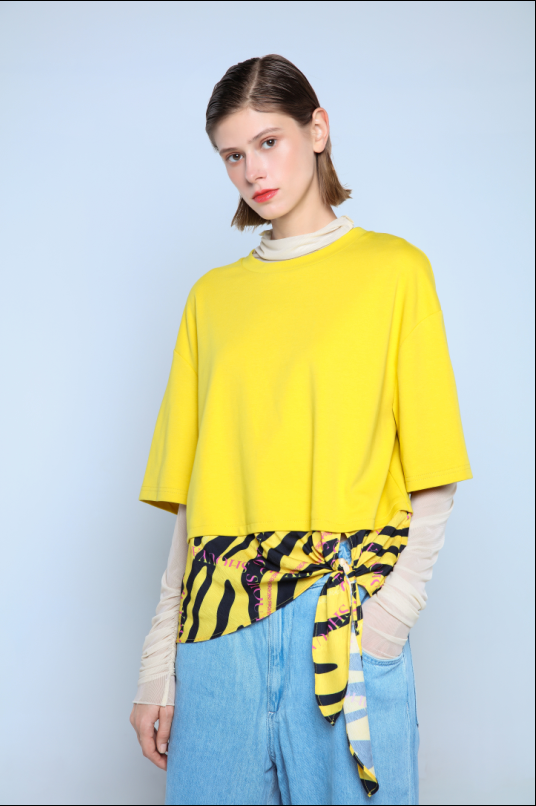 Футболка с принтом зебры T-SHIRT WITH ZEBRA PRINT ON HEM