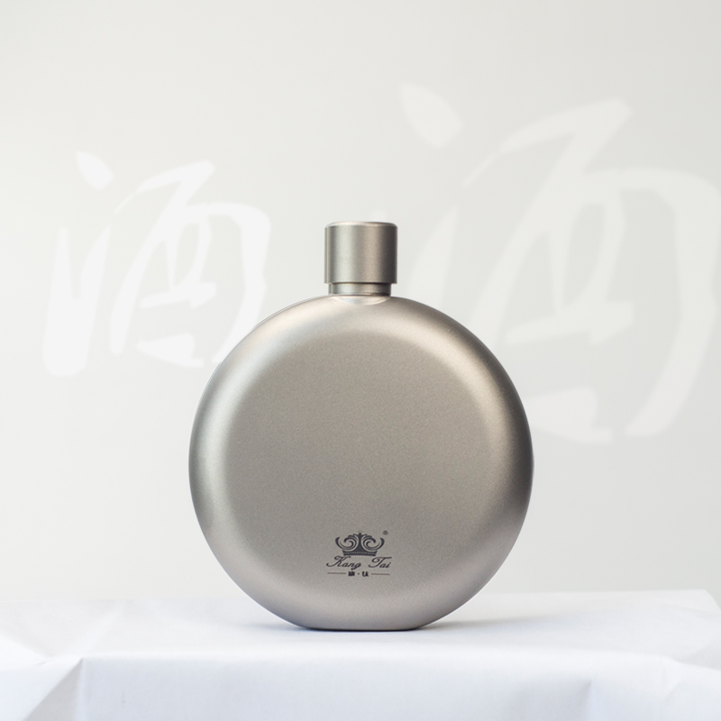 Pure titanium hip flask