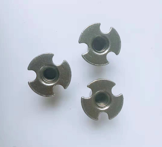 Die Traymutter The tray nut