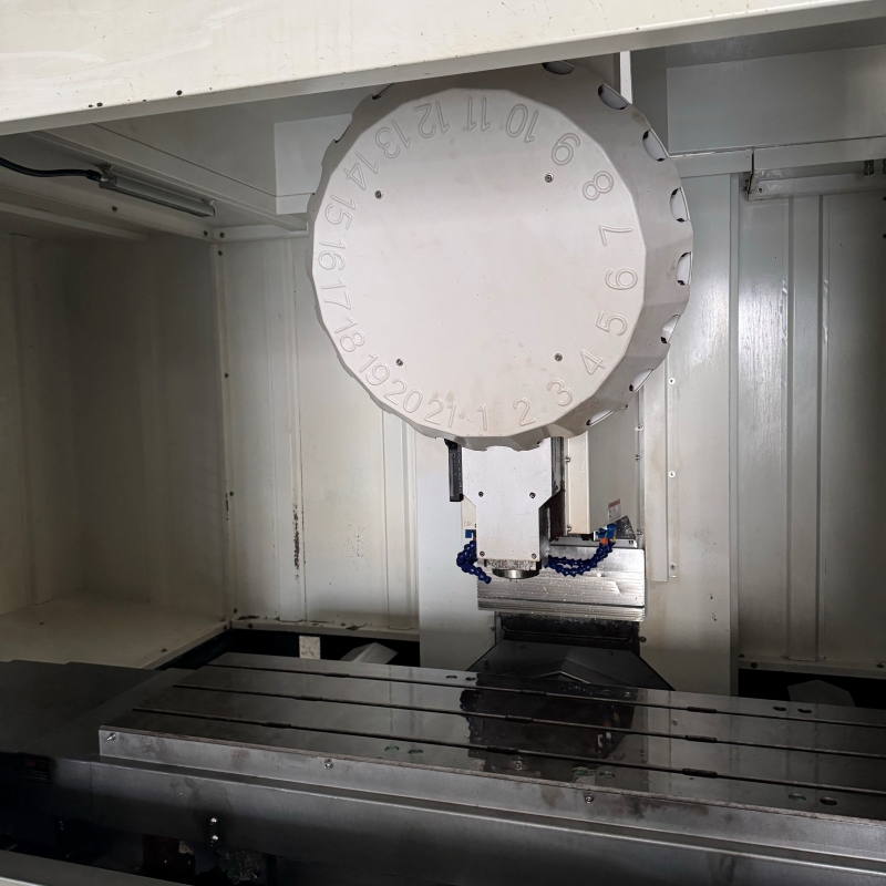 GUGAO 1600 rilling and tapping center machine GUGAO 1600 rilling and tapping center machine