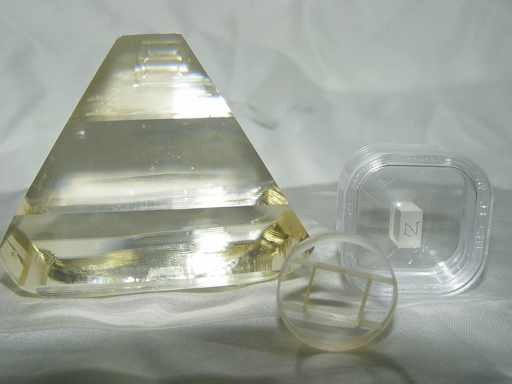 Nonlinear opitcal crystal, NLO crystal from coupletech