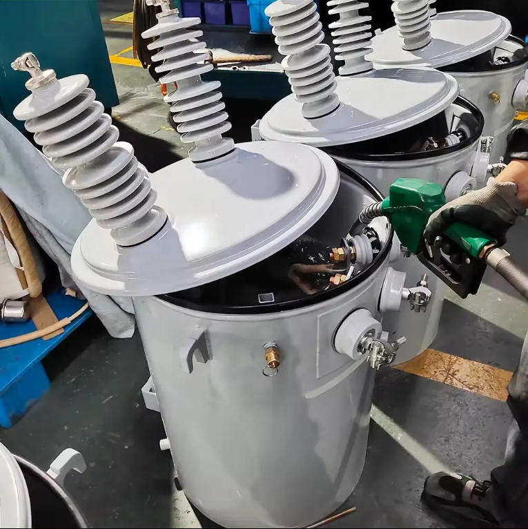 Oil filled single-phase pole-mounted distribution transformer (2) Oil filled single-phase pole-mounted distribution transformer (2)