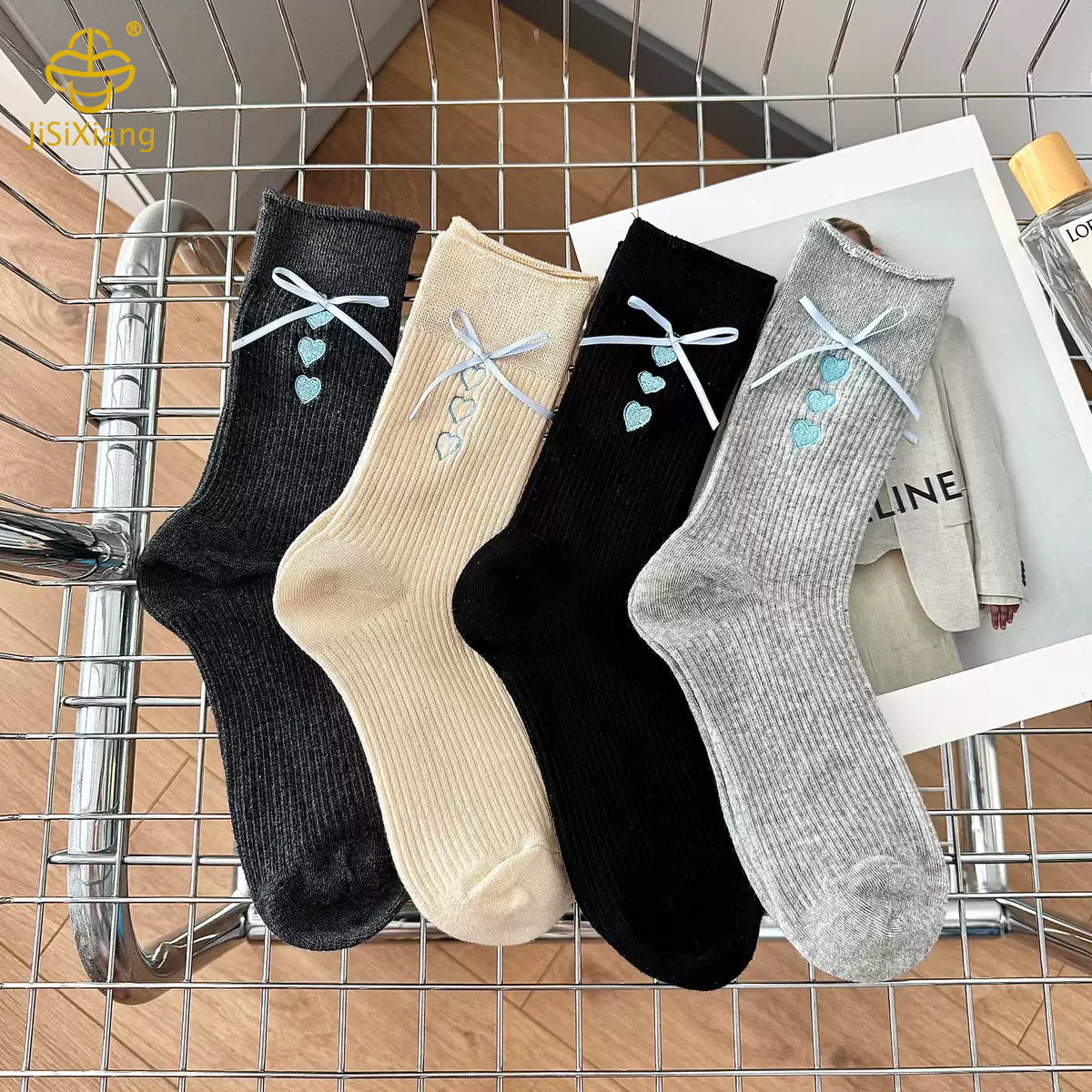 Korean version of embroidered love tube socks Korean version of embroidered love tube socks