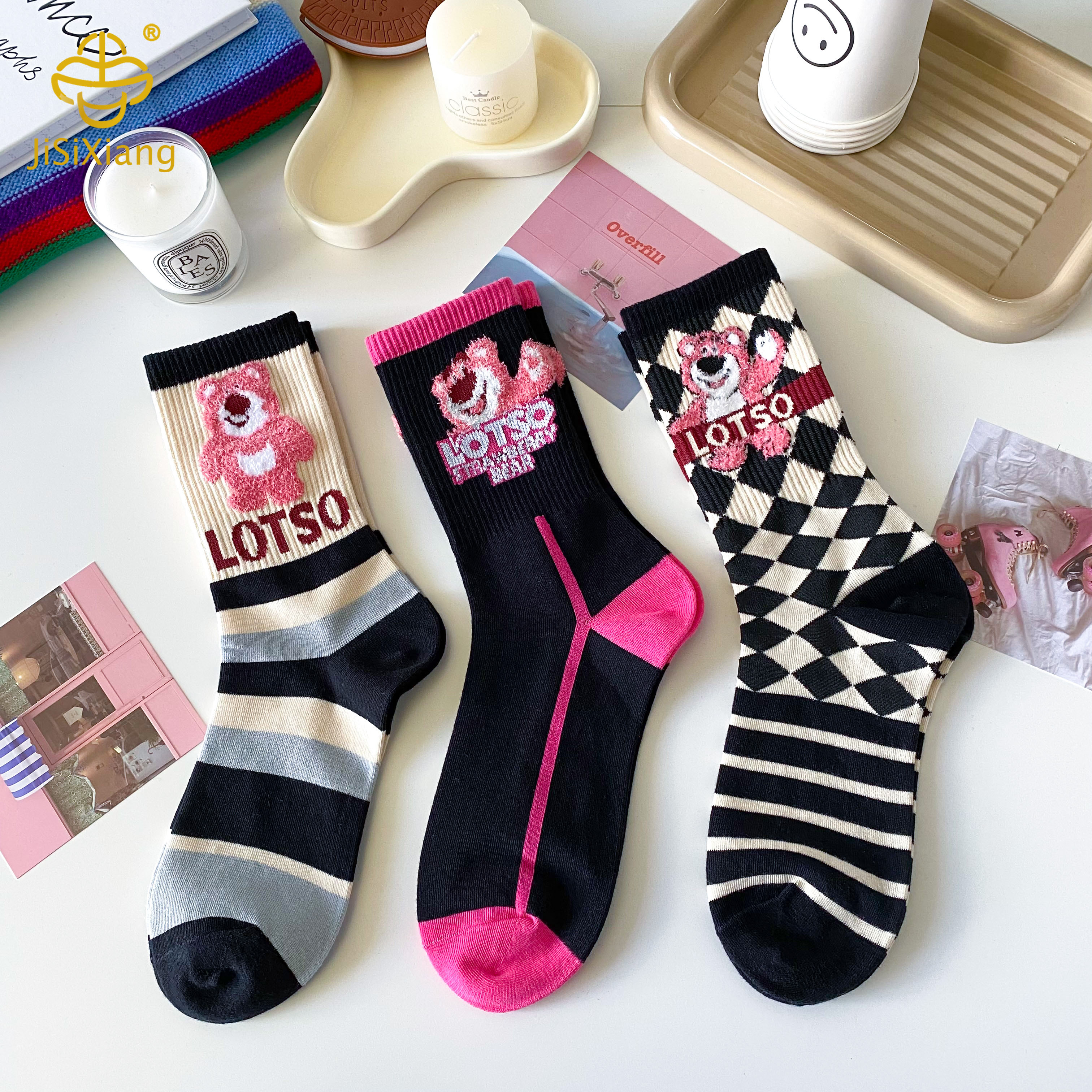 Strawberry bear checkerboard pink socks Strawberry bear checkerboard pink socks