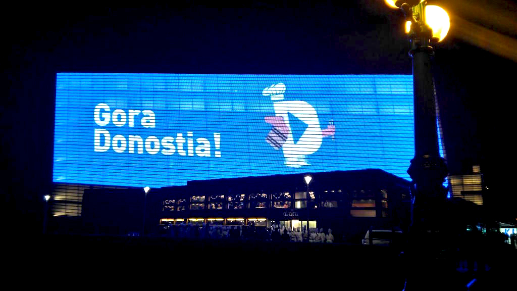 Pixel Dot Mesh LED Screen Pixel Dot Mesh LED Screen