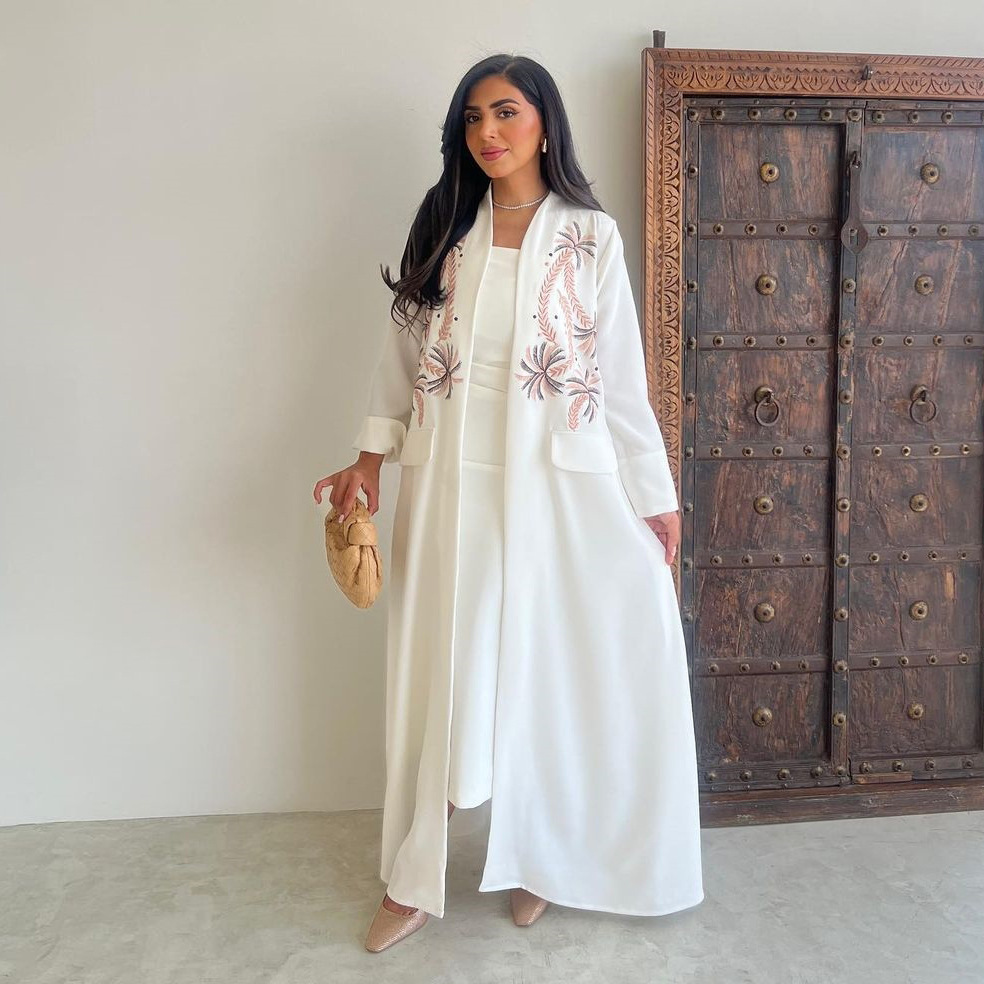 Elegant White Floral Embroidered Abaya (2) Elegant White Floral Embroidered Abaya