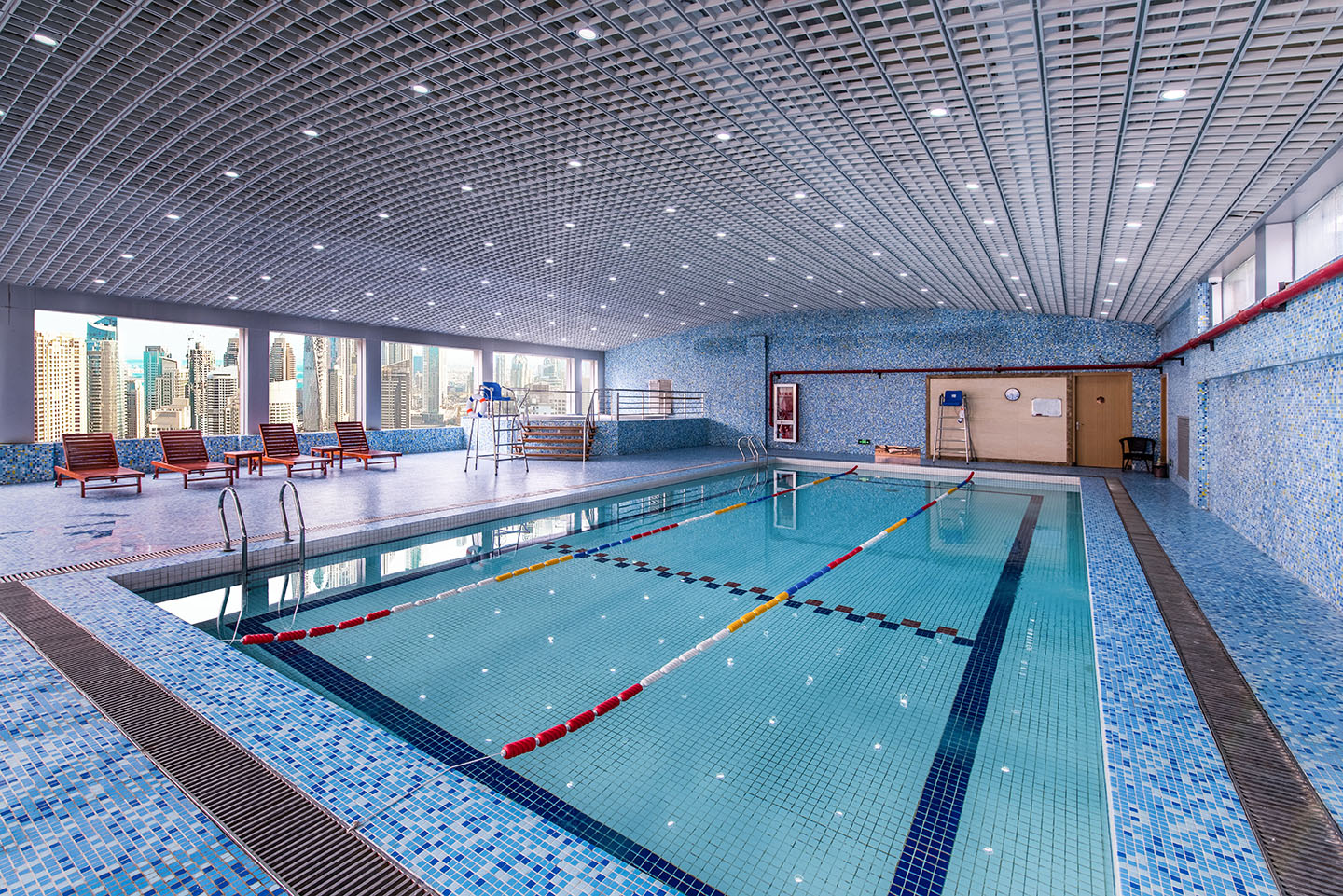 piscina swimming pool