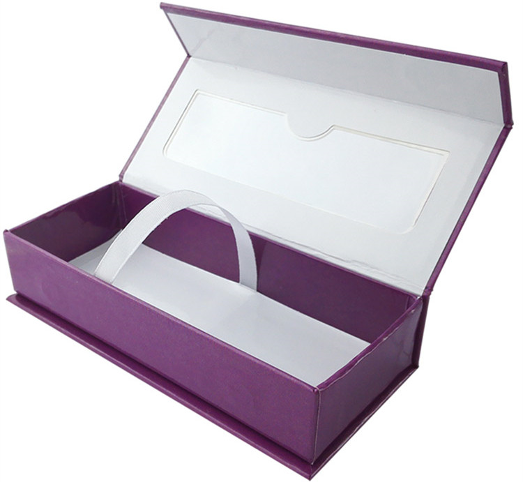 eyelash box with magnetic closure