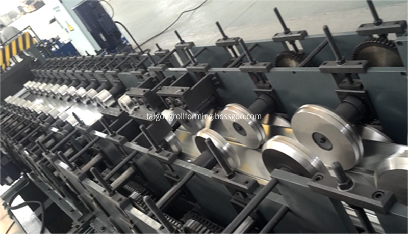 Máquinas formadoras de rollos de bandeja de cable Cable Tray Roll Forming Machines