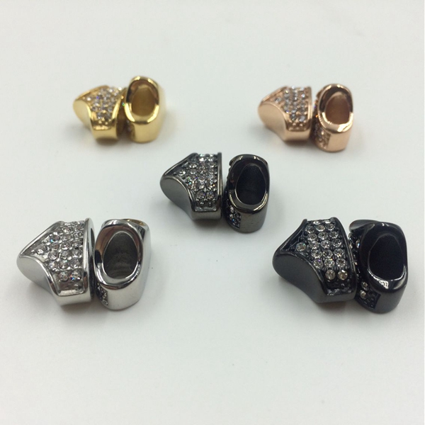5A CZストーンレザーブレスレットトライアングルチャーム 5A CZ Stone Leather Bracelet Triangle Charms