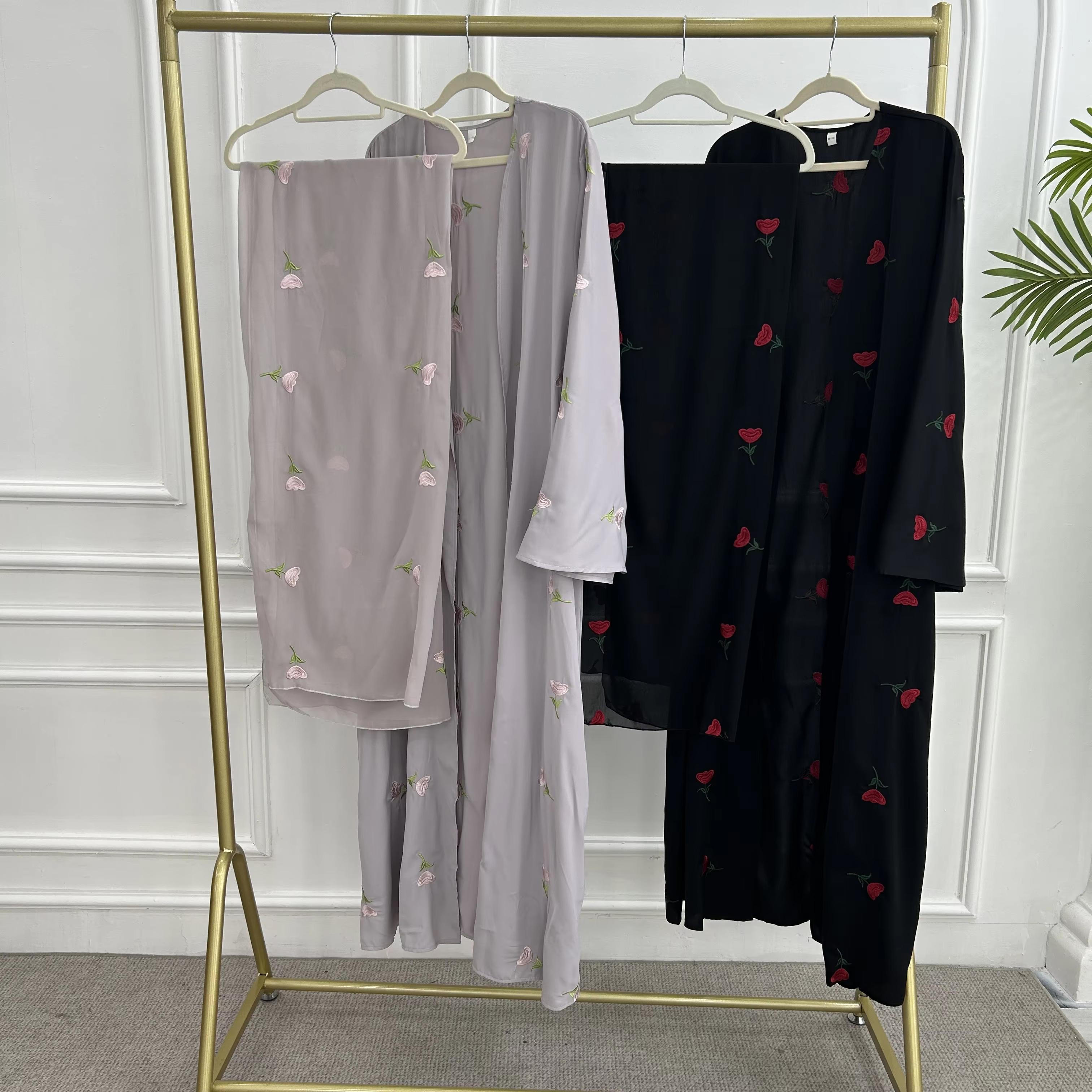 Lightweight Embroidery Abaya Set Detail Elegant Embroidery Abaya Set with Hijab Detail