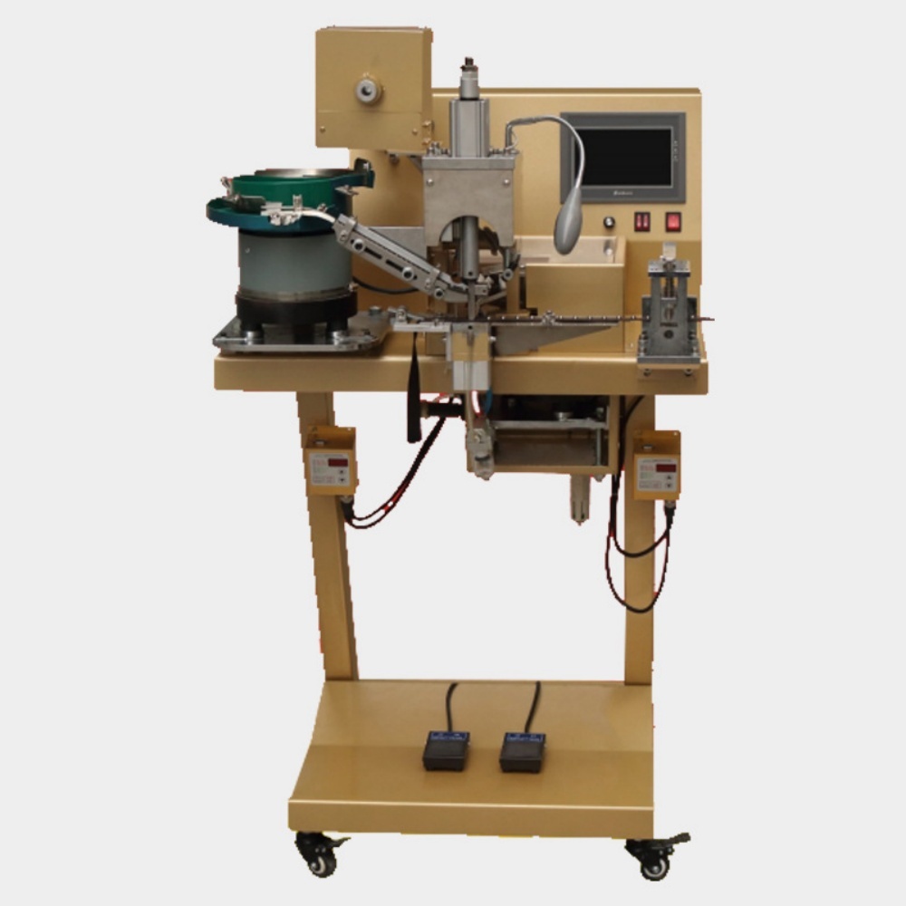 KD-198-9B Mult-funetion Automatie Four Claws Base Button Plastic Pearl Attaching Machine(For Belt) (3) KD-198-9B Mult-funetion Automatie Four Claws Base Button Plastic Pearl Attaching Machine(For Belt) (3)