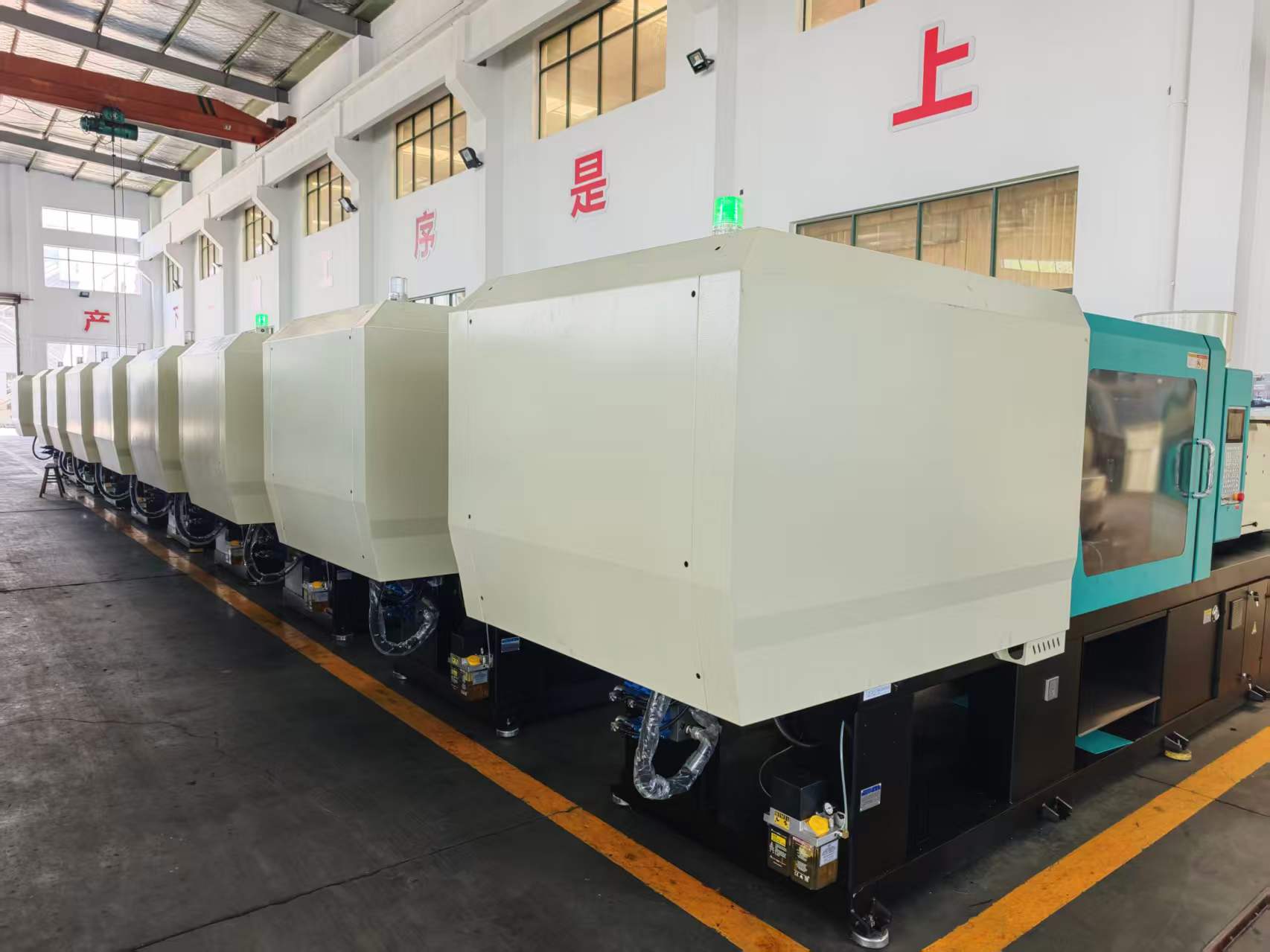 278Ton injection molding machine 278Ton injection molding machine