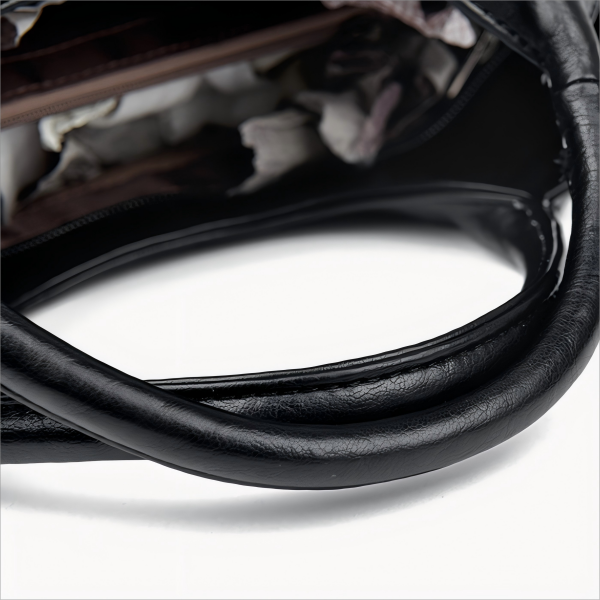 Lady's simple and versatile handbag Lady's simple and versatile handbag